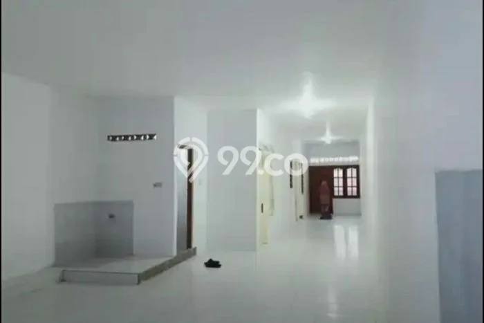 Rumah Bagus Siap Pakai Di Semampir Luas 200m2 Lokasi Strategis Rumah Bagus Siap Pakai Di Semampir Luas 200m2 Lokasi Strategis