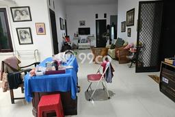 Rumah Luxury Modern Tanpa Renovasi di Ketintang Surabaya Rumah Luxury Modern Tanpa Renovasi di Ketintang Surabaya