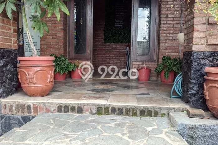 Ruko Disewa di Banyumanik, Semarang, LT 97m2 / LB 160m2 Ruko Disewa di Banyumanik, Semarang, LT 97m2 / LB 160m2