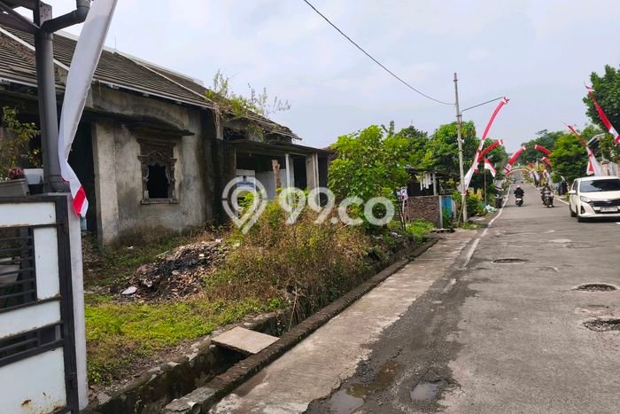 Tanah Dijual Lokasi Strategis di Semarang dengan Luas 300m2 Tanah Dijual Lokasi Strategis di Semarang dengan Luas 300m2