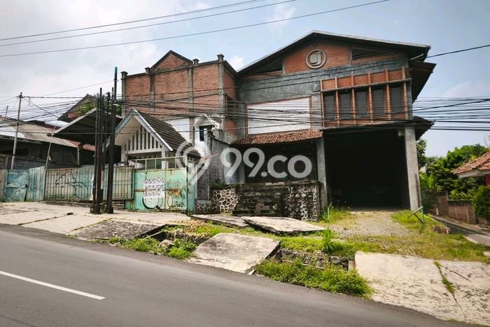 Lokasi Strategis! Dijual Gudang Bisnis di Ngaliyan, Semarang Kondisi Bagus Lokasi Strategis! Dijual Gudang Bisnis di Ngaliyan, Semarang Kondisi Bagus