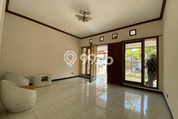 LIMITED OFFER! Rumah Berkualitas di Rungkut, Luas 325m2m² Bangunan 455m2m² LIMITED OFFER! Rumah Berkualitas di Rungkut, Luas 325m2m² Bangunan 455m2m²