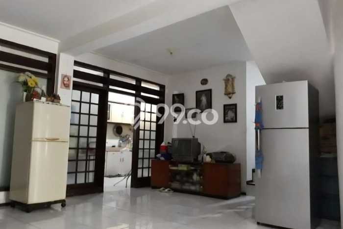 Lokasi terbaik! Rumah siap pakai disewakan di Wonocolo LB 267m2 Lokasi terbaik! Rumah siap pakai disewakan di Wonocolo LB 267m2