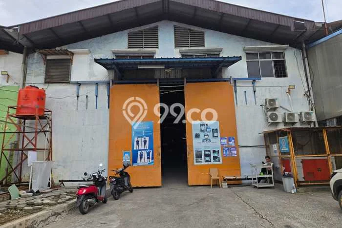 Unit Gudang Disewakan di Kamal di Area Ramai & Strategis Unit Gudang Disewakan di Kamal di Area Ramai & Strategis