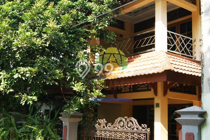 Rumah Elit LB 500m2 Siap Huni Desain Elegan di Ngesrep, Semarang Rumah Elit LB 500m2 Siap Huni Desain Elegan di Ngesrep, Semarang