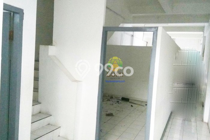 Ruko disewakan di Laweyan Solo dengan luas bangunan 225m2 Ruko disewakan di Laweyan Solo dengan luas bangunan 225m2