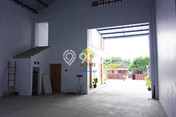 Gudang disewakan di Gatak Sukoharjo dengan luas bangunan 800m2 Gudang disewakan di Gatak Sukoharjo dengan luas bangunan 800m2