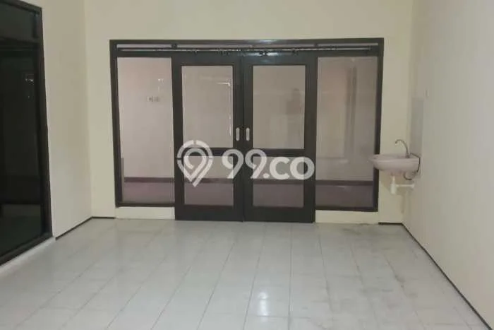 Disewakan! Rumah 4 Kamar Tidur &
2 Kamar Mandi di Solo Baru, Surakarta Disewakan! Rumah 4 Kamar Tidur &
2 Kamar Mandi di Solo Baru, Surakarta