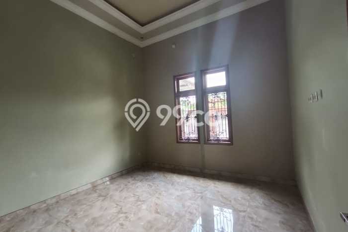 Rumah Modern Cantik 4 Kamar Siap Huni di Teras Rumah Modern Cantik 4 Kamar Siap Huni di Teras