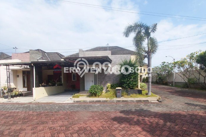 Jual Rumah Strategis Bagus Punya 3 KT di Colomadu Karanganyar SHM Jual Rumah Strategis Bagus Punya 3 KT di Colomadu Karanganyar SHM