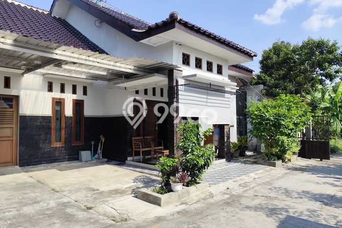 Rumah Strategis Modern Lb 300m2 di Kartasura, Sukoharjo Rumah Strategis Modern Lb 300m2 di Kartasura, Sukoharjo