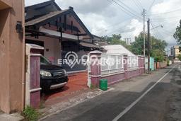Hunian Cantik Minimalis Lb 178m2 di Laweyan, Solo Hunian Cantik Minimalis Lb 178m2 di Laweyan, Solo