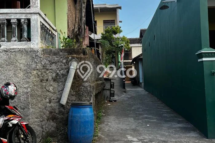 Dijual Rumah 3 Kamar Lokasi Strategis Nyaman dan Strategis di Jebres Dijual Rumah 3 Kamar Lokasi Strategis Nyaman dan Strategis di Jebres