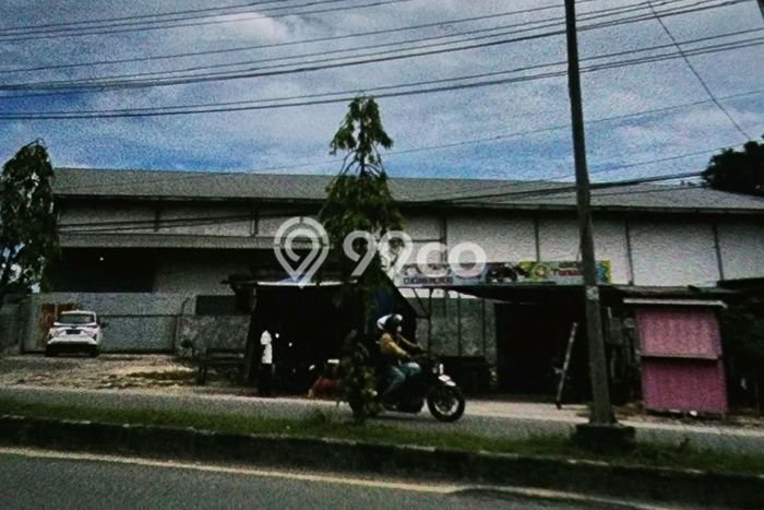 Disewakan Gudang komersial di Sorong luas bangunan 836m2 Disewakan Gudang komersial di Sorong luas bangunan 836m2