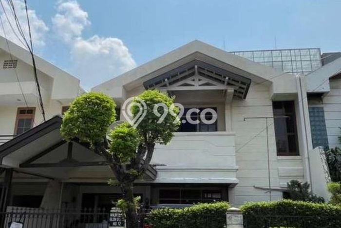 Siap Huni Rumah Mewah 3 Kamar di Kelapa Gading Dekat ke Mana Pun Siap Huni Rumah Mewah 3 Kamar di Kelapa Gading Dekat ke Mana Pun