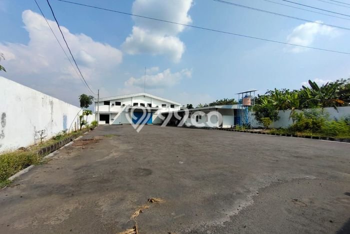Disewakan Gudang komersial di Kartosuro luas bangunan 1961m2 Disewakan Gudang komersial di Kartosuro luas bangunan 1961m2