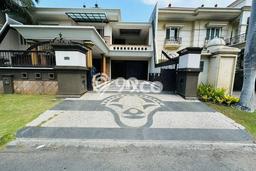 Rumah Luxury Modern Tanpa Renovasi di Pakuwon Indah Surabaya Rumah Luxury Modern Tanpa Renovasi di Pakuwon Indah Surabaya