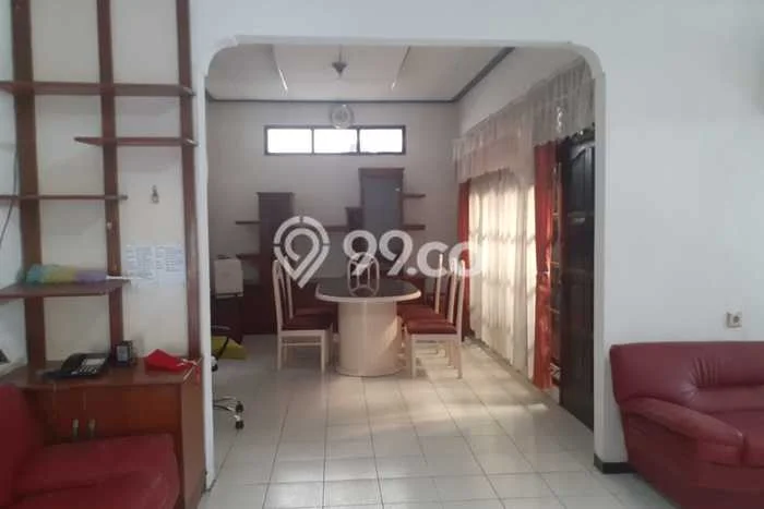 Rumah Mewah LB 225m2 Siap Pakai Desain Elegan di Cikutra, Bandung Rumah Mewah LB 225m2 Siap Pakai Desain Elegan di Cikutra, Bandung
