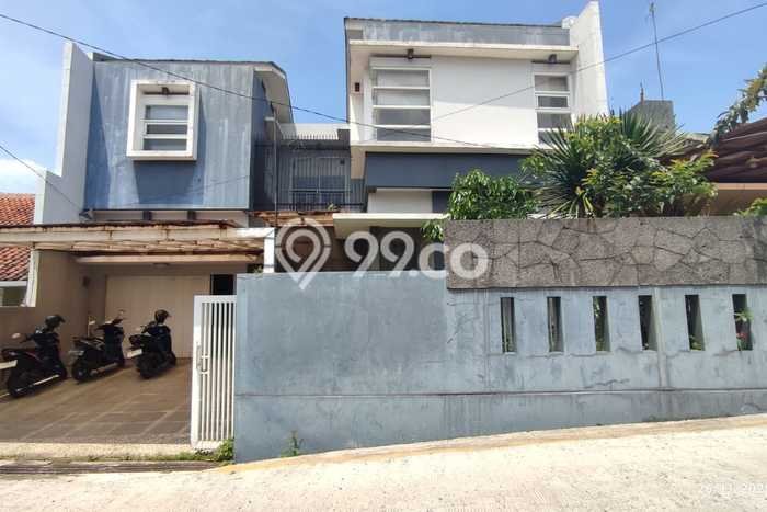Rumah Strategis Modern Lb 300m2 di Cimahi Utara, Cimahi Rumah Strategis Modern Lb 300m2 di Cimahi Utara, Cimahi