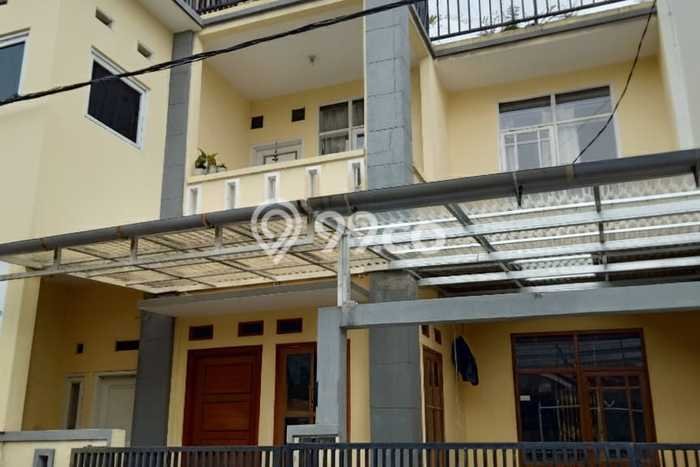 For Sale Rumah 4 Kamar Lokasi Strategis Nyaman dan Strategis di Cimahi Utara For Sale Rumah 4 Kamar Lokasi Strategis Nyaman dan Strategis di Cimahi Utara