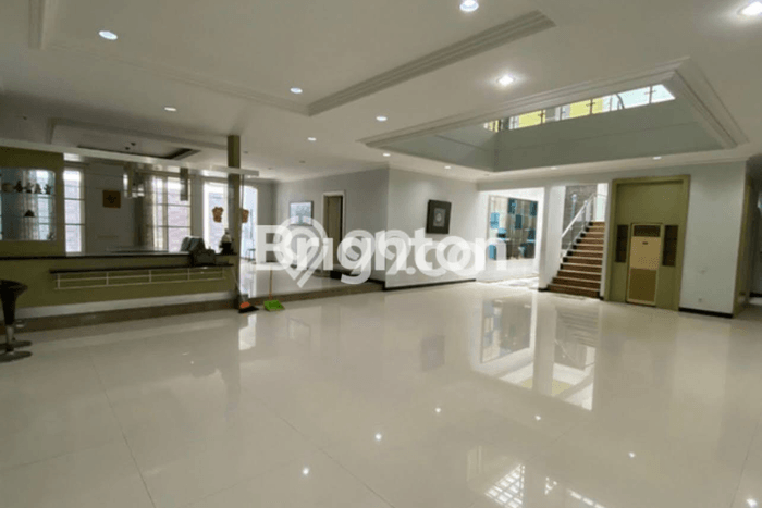 Hunian Mewah Dijual LT 808m2 di Sukolilo, Surabaya Hunian Mewah Dijual LT 808m2 di Sukolilo, Surabaya