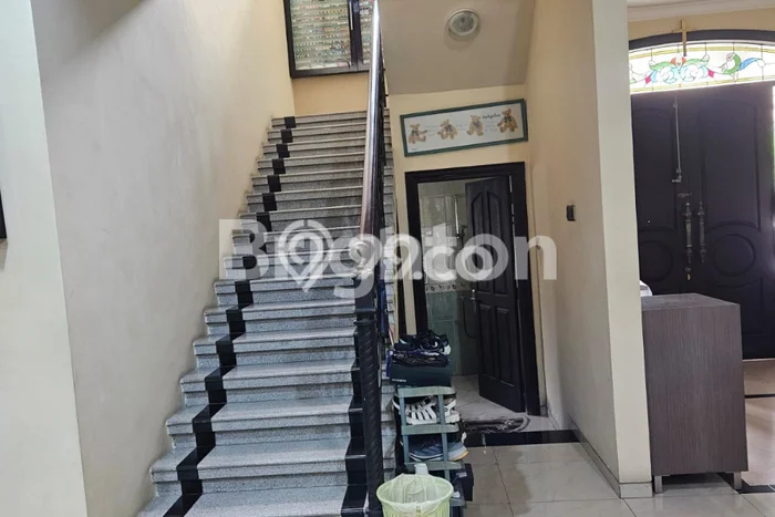 Ready to Use! Premium House LT 375m2 Desain Elegan di Pakuwon City Ready to Use! Premium House LT 375m2 Desain Elegan di Pakuwon City