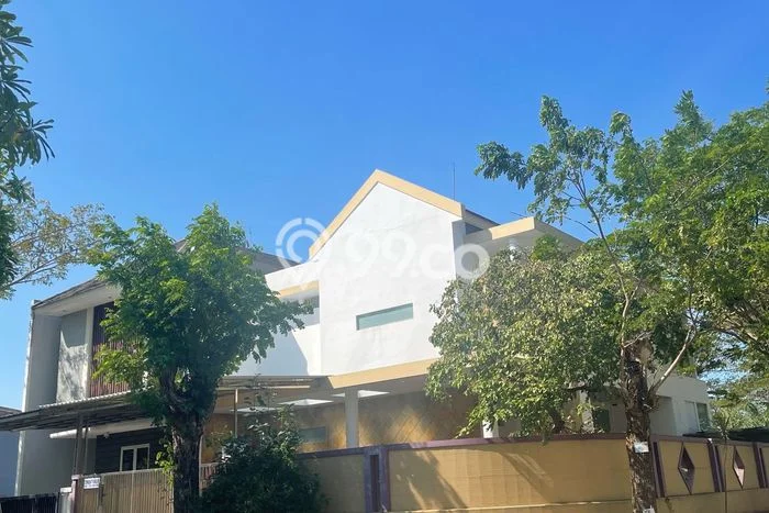 Rumah Luxury Modern Siap Huni di Pakuwon City Surabaya Rumah Luxury Modern Siap Huni di Pakuwon City Surabaya