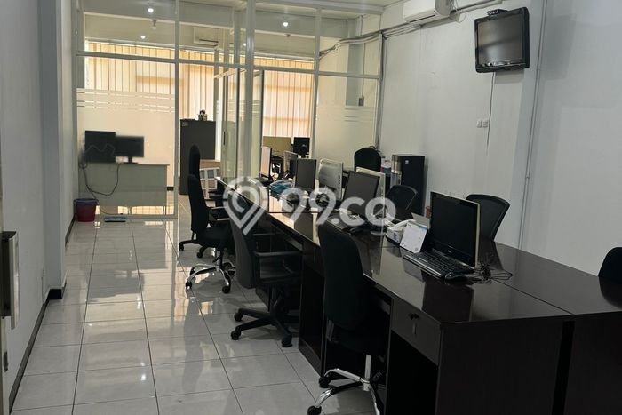 Area Ramai! Ruko Dijual di Rungkut untuk Bisnis Luas Bangunan 250m2 Area Ramai! Ruko Dijual di Rungkut untuk Bisnis Luas Bangunan 250m2