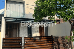 For Sale Rumah 3 Kamar Lokasi Ideal Nyaman dan Strategis di Sukolilo For Sale Rumah 3 Kamar Lokasi Ideal Nyaman dan Strategis di Sukolilo