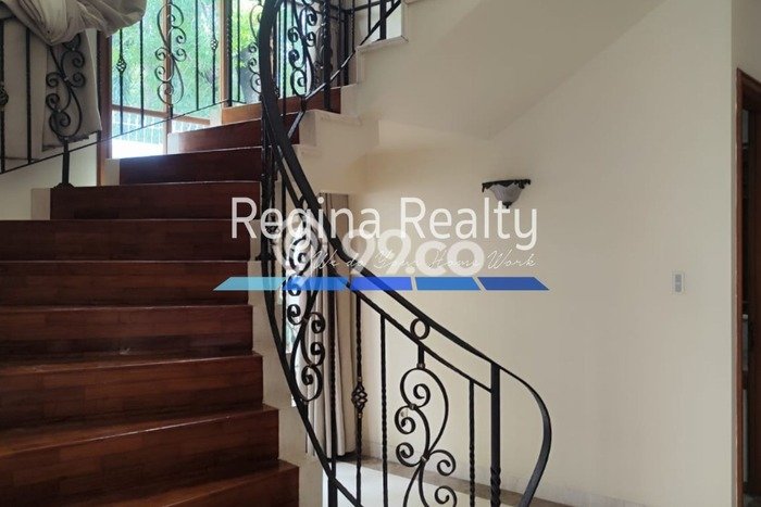 Hunian Minimalis dengan LT 450m2 & LB 400m2 Disewakan di Pondok Indah Hunian Minimalis dengan LT 450m2 & LB 400m2 Disewakan di Pondok Indah