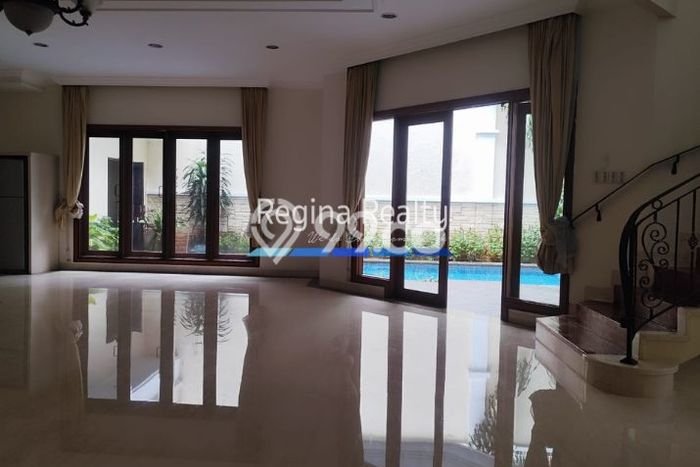 Hunian Minimalis dengan LT 450m2 & LB 400m2 Disewakan di Pondok Indah Hunian Minimalis dengan LT 450m2 & LB 400m2 Disewakan di Pondok Indah