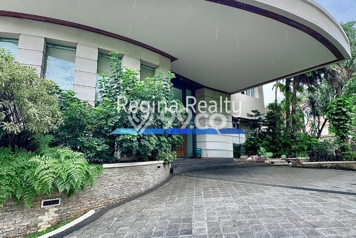 For Sale! Premium House LT 1430m2 Desain Elegan di Pondok Indah For Sale! Premium House LT 1430m2 Desain Elegan di Pondok Indah