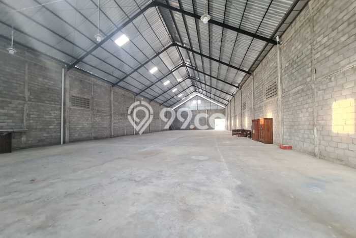 LOKASI BISNIS! Gudang For Rent Kawasan Gatak, Luas 1100m², Jalan Utama LOKASI BISNIS! Gudang For Rent Kawasan Gatak, Luas 1100m², Jalan Utama