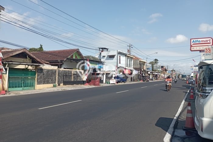 LOKASI POTENSIAL! Ruko For Rent Kawasan Kartasura, Luas 360m², Ready Bisnis LOKASI POTENSIAL! Ruko For Rent Kawasan Kartasura, Luas 360m², Ready Bisnis