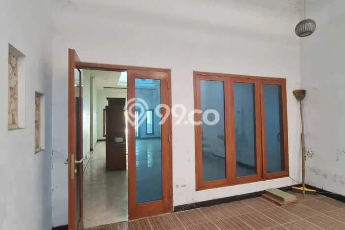 Rumah kawasan Kartasura, Akses ke Pusat Kota, 4 KM, LT 197m² Bangunan 300m² Rumah kawasan Kartasura, Akses ke Pusat Kota, 4 KM, LT 197m² Bangunan 300m²