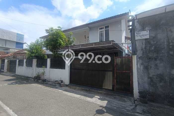 Rumah Modern Cantik 3 Kamar Siap Huni di Laweyan Rumah Modern Cantik 3 Kamar Siap Huni di Laweyan