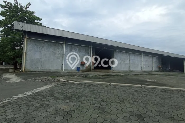 Gudang bagus disewakan di Kebakkramat Karanganyar dengan LB 2500m2 harga sewa terbaik Gudang bagus disewakan di Kebakkramat Karanganyar dengan LB 2500m2 harga sewa terbaik