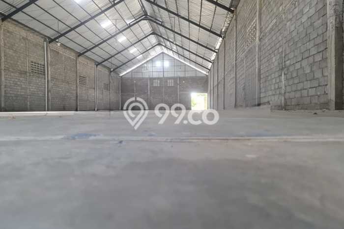 LOKASI BISNIS! Gudang For Rent Kawasan Gatak, Luas 1100m², Jalan Utama LOKASI BISNIS! Gudang For Rent Kawasan Gatak, Luas 1100m², Jalan Utama