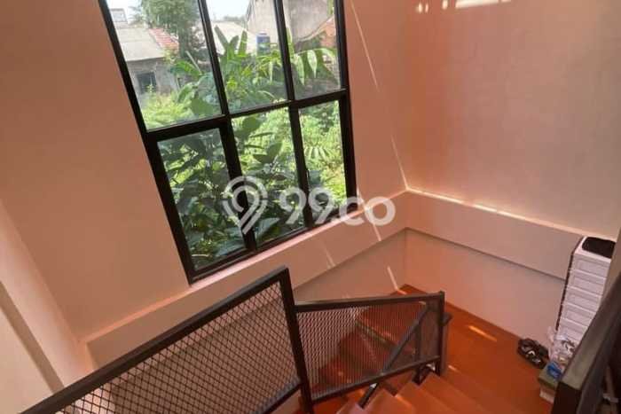 Rumah Strategis Modern Lb 119m2 di Ciputat, Tangerang Selatan Rumah Strategis Modern Lb 119m2 di Ciputat, Tangerang Selatan