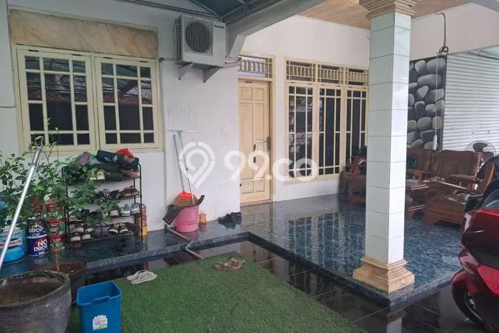 Rumah Elit Modern Tanpa Renovasi di Kebagusan Jakarta Selatan Rumah Elit Modern Tanpa Renovasi di Kebagusan Jakarta Selatan