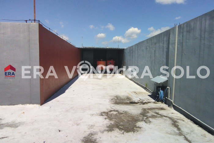 Disewakan Komersial di Pasar Kliwon Solo LT 261m2, LB 773m2 Disewakan Komersial di Pasar Kliwon Solo LT 261m2, LB 773m2