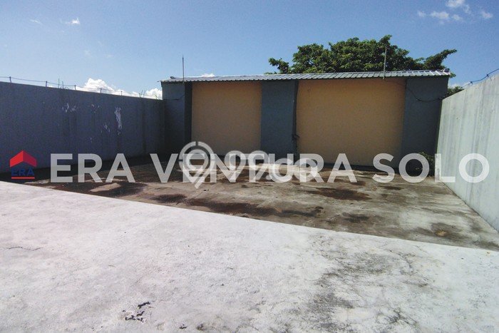 Disewakan Komersial di Pasar Kliwon Solo LT 261m2, LB 773m2 Disewakan Komersial di Pasar Kliwon Solo LT 261m2, LB 773m2