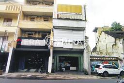 Area Ramai! Ruko Dijual di Jebres untuk Bisnis Luas Bangunan 400m2 Area Ramai! Ruko Dijual di Jebres untuk Bisnis Luas Bangunan 400m2