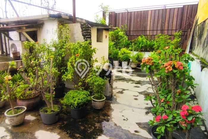 Area Ramai! Ruko Dijual di Jebres untuk Bisnis Luas Bangunan 400m2 Area Ramai! Ruko Dijual di Jebres untuk Bisnis Luas Bangunan 400m2