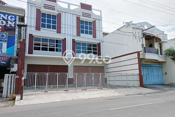 Ruko Komersial Disewakan di Jebres Surakarta Luas 200m2 Ruko Komersial Disewakan di Jebres Surakarta Luas 200m2