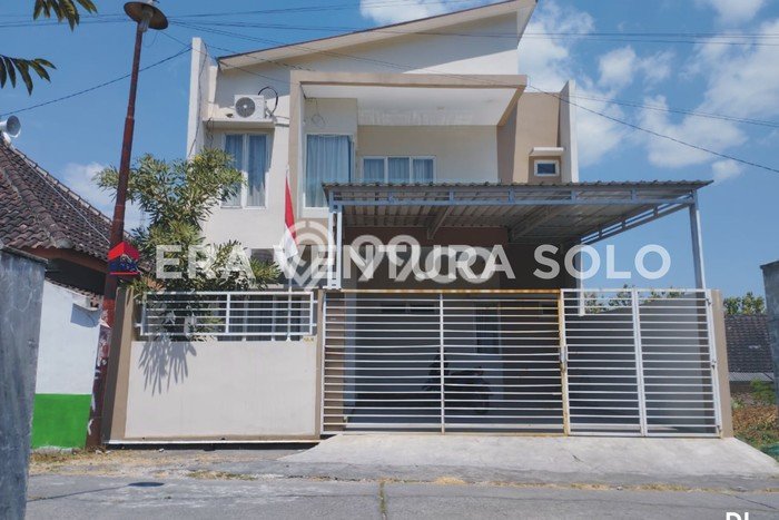 Hunian Cantik Modern Lb 160m2 di Jaten, Karanganyar Hunian Cantik Modern Lb 160m2 di Jaten, Karanganyar
