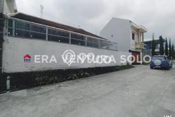 For Sale Rumah 3 Kamar Lokasi Ideal Bagus dan Strategis di Karangpandan For Sale Rumah 3 Kamar Lokasi Ideal Bagus dan Strategis di Karangpandan