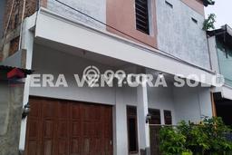 Jual Rumah Favorit Siap Huni LB 200m2 di Colomadu, Karanganyar Jual Rumah Favorit Siap Huni LB 200m2 di Colomadu, Karanganyar