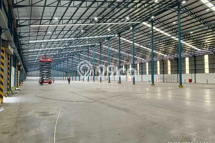 Unit Gudang Paling Strategis di Cakung Jakarta Timur dengan LB 5472m2 Unit Gudang Paling Strategis di Cakung Jakarta Timur dengan LB 5472m2