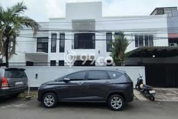 Rumah Elit LB 500m2 Siap Pakai Desain Elegan di Tanjung Duren, Jakarta Barat Rumah Elit LB 500m2 Siap Pakai Desain Elegan di Tanjung Duren, Jakarta Barat